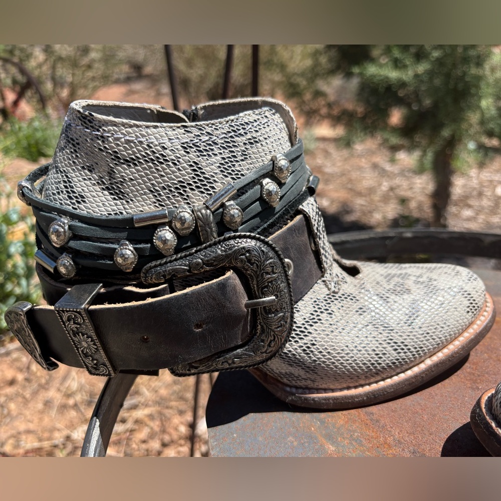 Freebird By Steven Saloon Booties - Picture 3 of 16